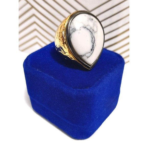 18k Yellow Gold 10 Microns Plated Ring Black and White Pear Shape Stone Size 6.5 - Picture 4 of 12